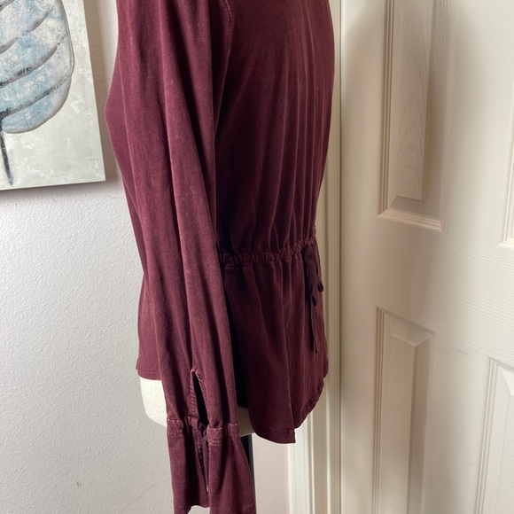 Others Follow maroon long bell sleeve blouse sz sm - Picture 7 of 7